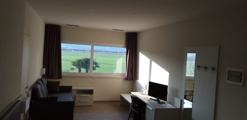 Memory foam beds, minibar, WiFi (free)