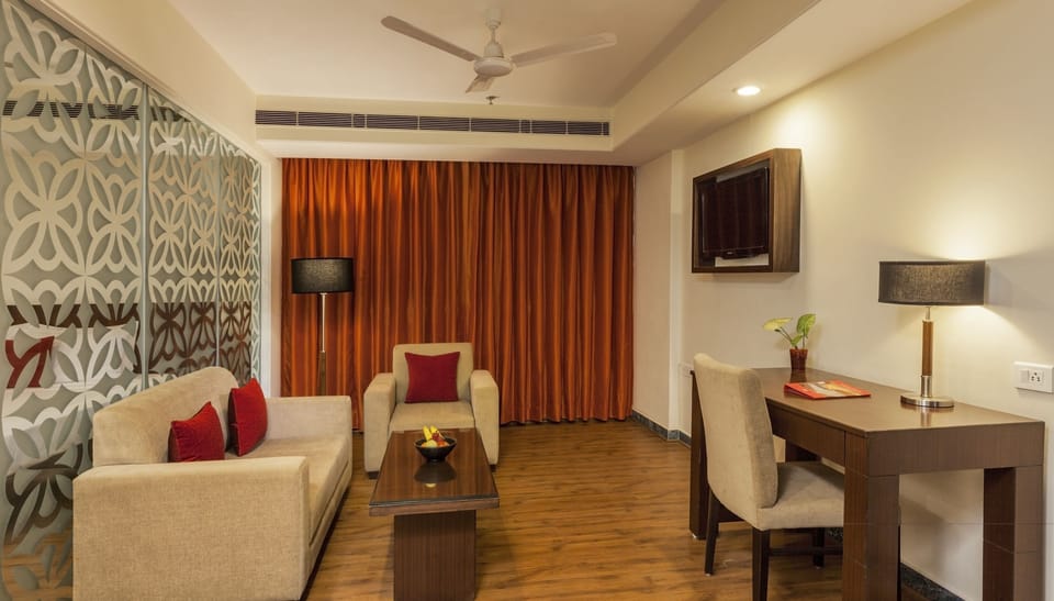 Suite | Living room | Flat-screen TV