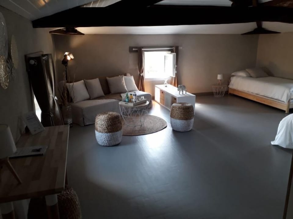 Family Room (Chambre Mélusine) | 1 bedroom, premium bedding, individually decorated