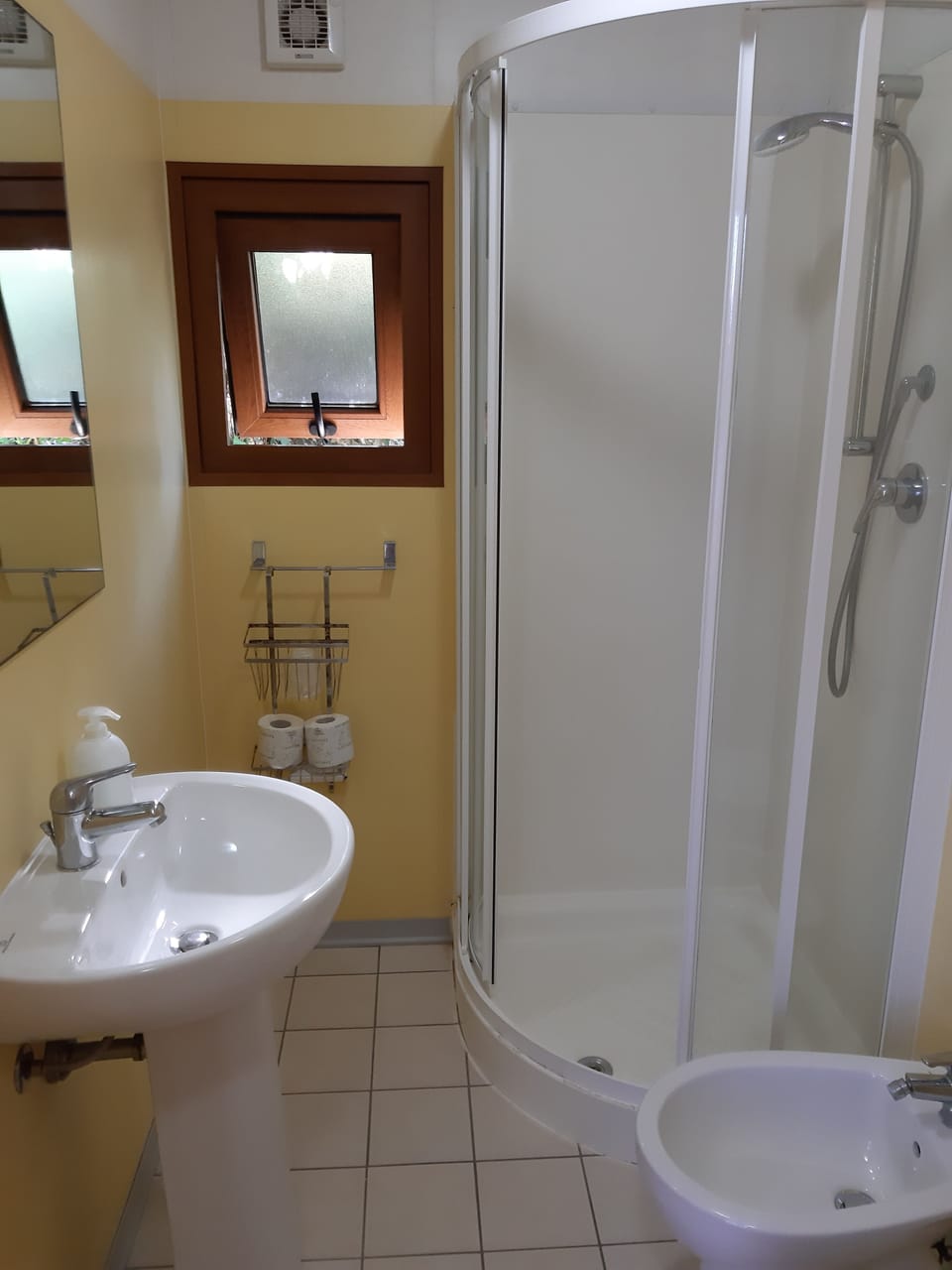 Double or Twin Room, Sea View | Bathroom | Shower, hair dryer, bidet, towels