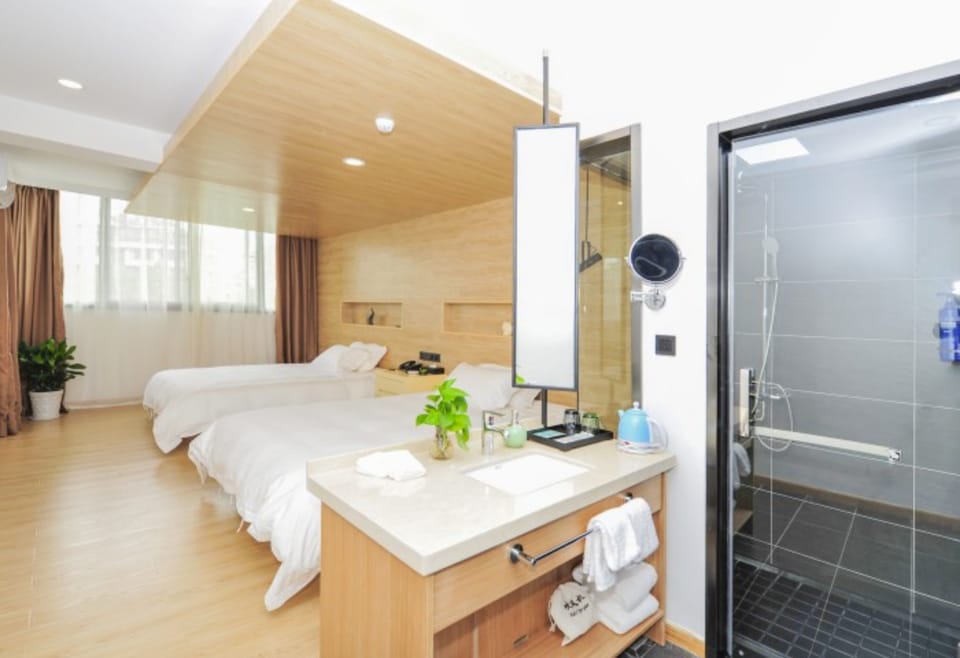 Superior Twin Room | Free WiFi, bed sheets