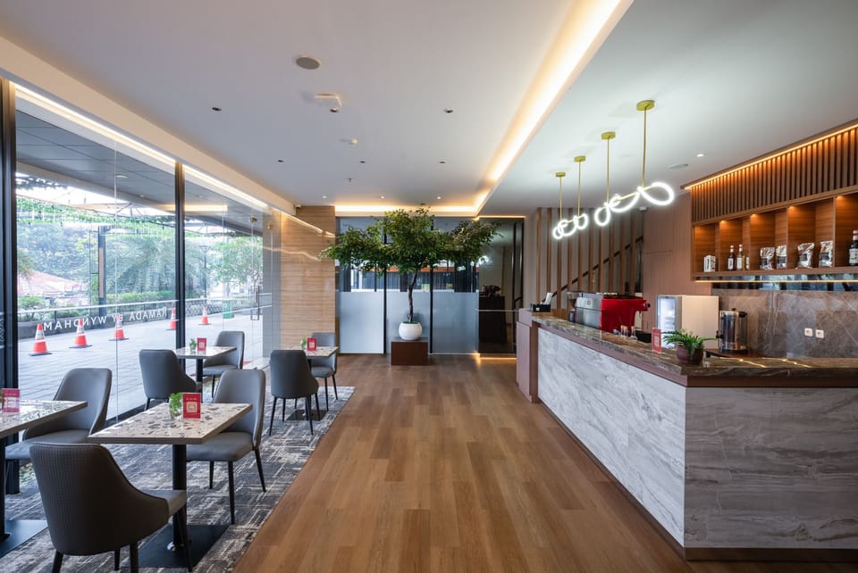 Lobby lounge