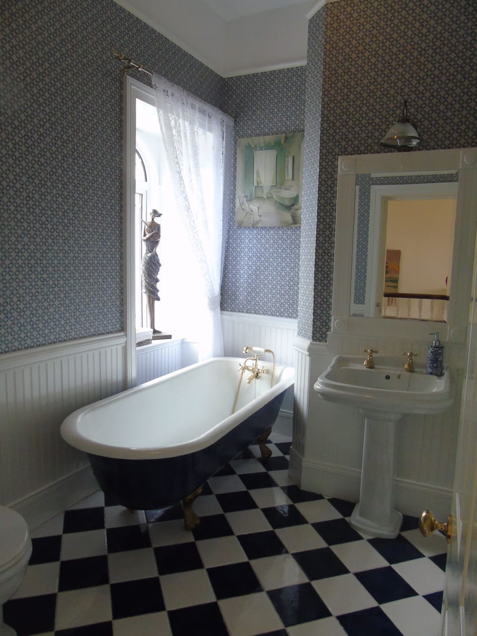 Double Room, Private Bathroom | Bathroom | Free toiletries, hair dryer, towels