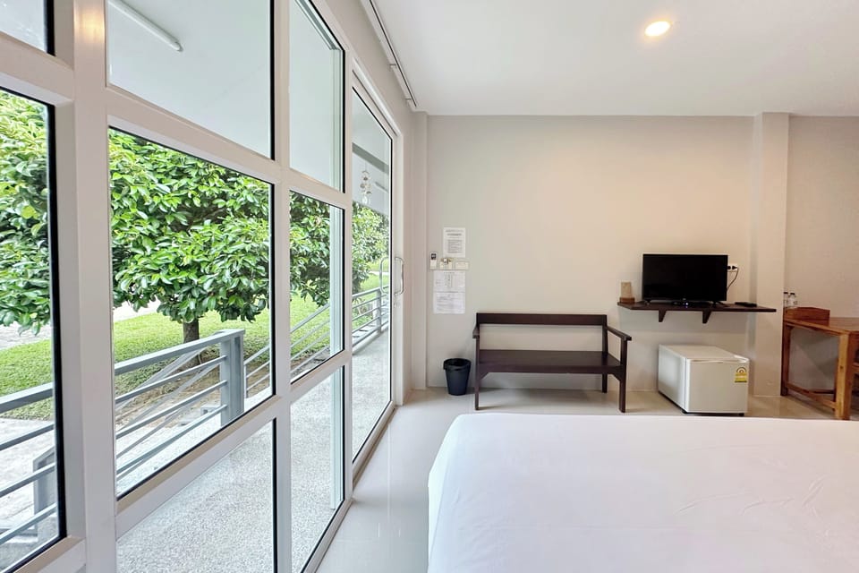 Standard Double Room | Desk, blackout drapes, free WiFi, bed sheets