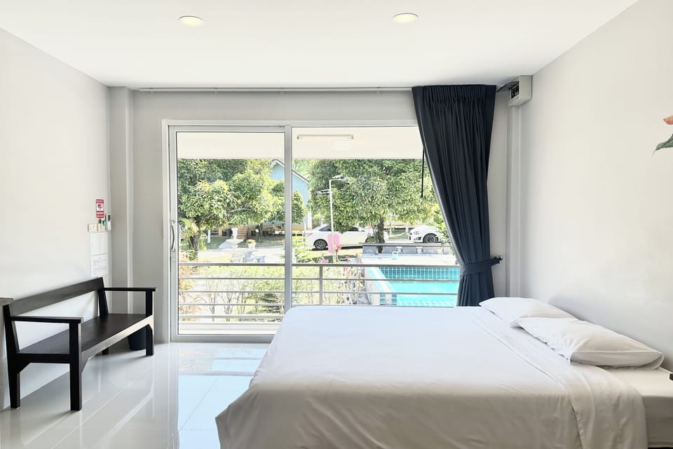 Standard Double Room | Desk, blackout drapes, free WiFi, bed sheets