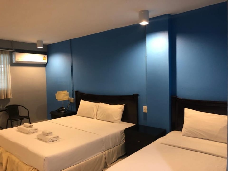 In-room safe, desk, soundproofing, free WiFi