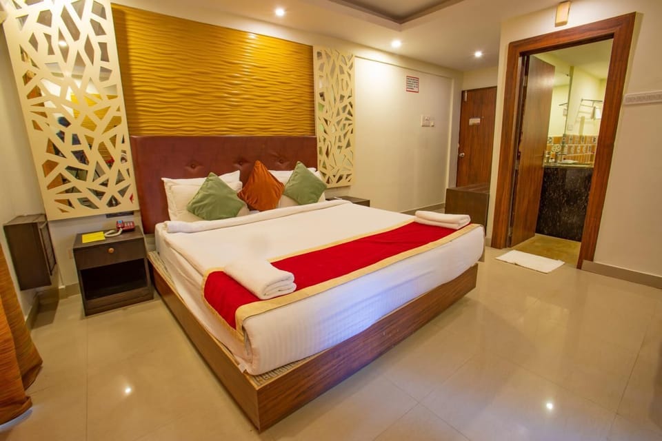 Minibar, in-room safe, desk, soundproofing
