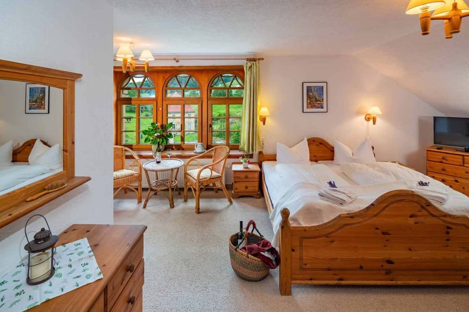 Family Room | Hypo-allergenic bedding, individually decorated, free WiFi, bed sheets