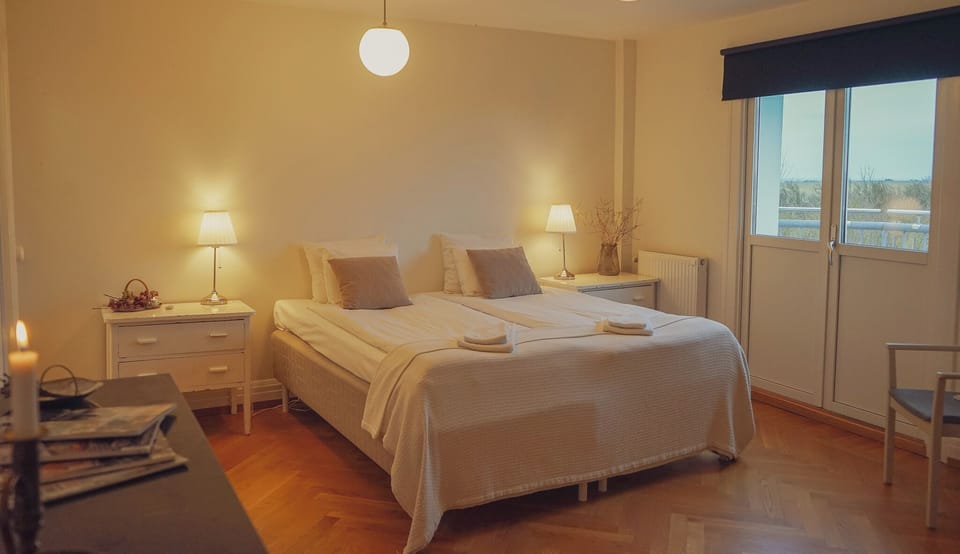 Comfort Room, Multiple Beds | Iron/ironing board, free WiFi, bed sheets