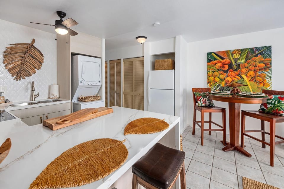 Condo, 1 King Bed (Kona Isle E23) | Private kitchen | Fridge, microwave, oven, stovetop