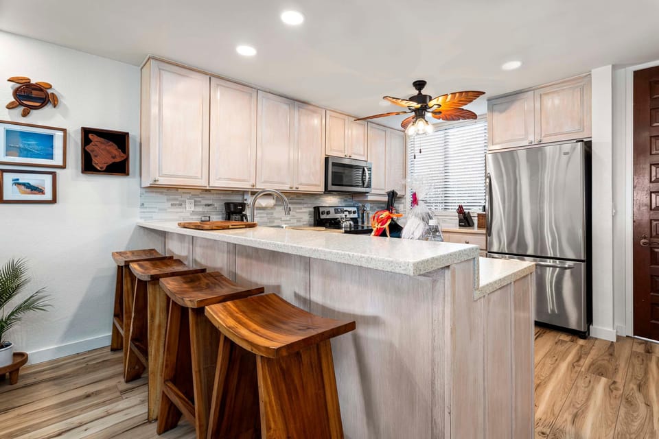 Condo, Multiple Beds (Country Club Villas#115) | Private kitchen | Fridge, microwave, oven, stovetop