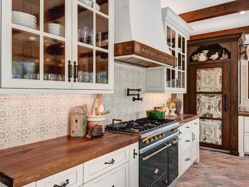 Luxury Villa (includes 2 nights free) | Private kitchen | Fridge, coffee/tea maker, highchair