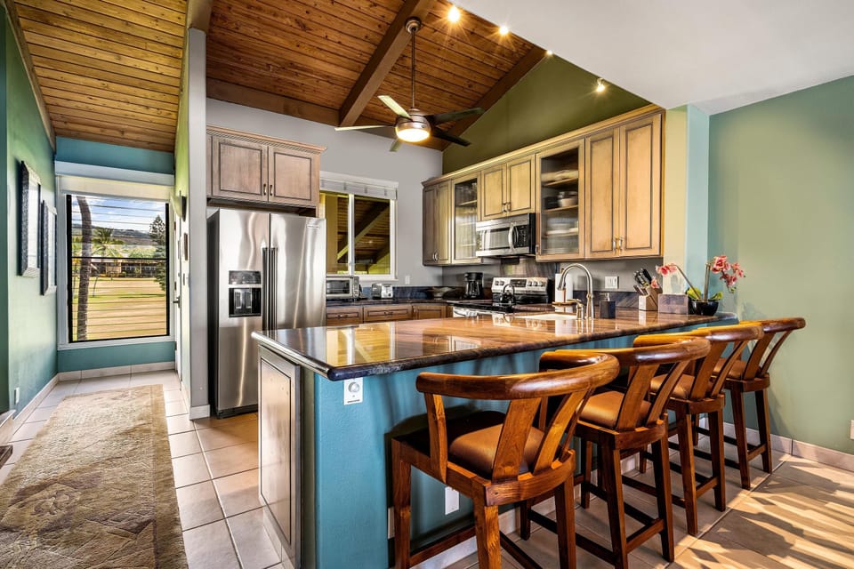 Condo, Multiple Beds, Partial Ocean View (Keauhou Kona Surf & Racquet Club #5-3) | Private kitchen | Full-size fridge, microwave, oven, stovetop