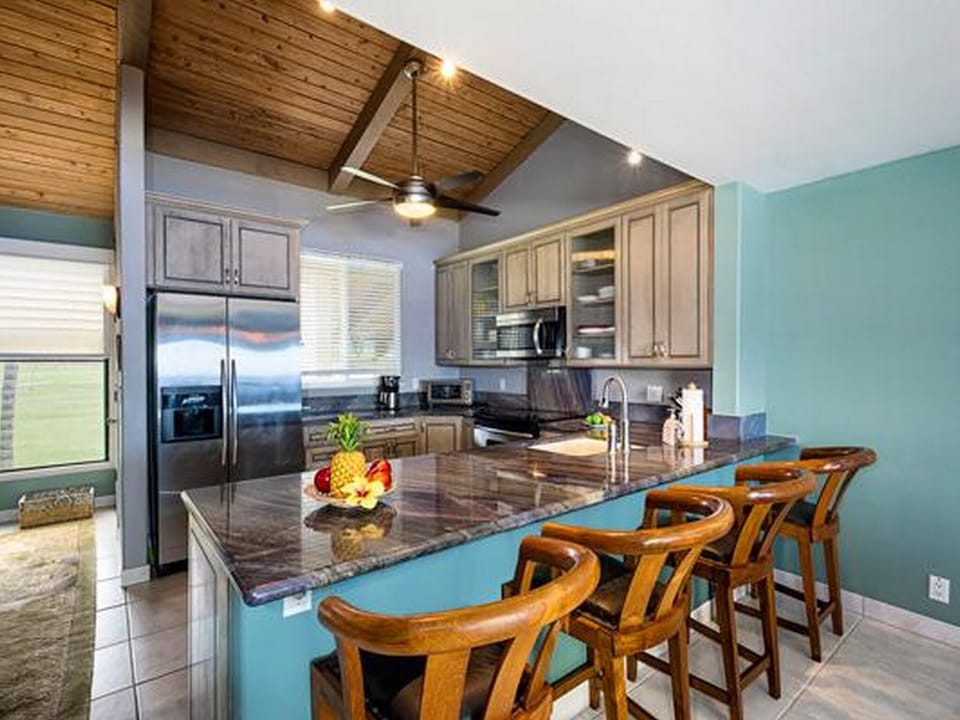 Condo, Multiple Beds, Partial Ocean View (Keauhou Kona Surf & Racquet Club #5-3) | Private kitchen | Full-size fridge, microwave, oven, stovetop
