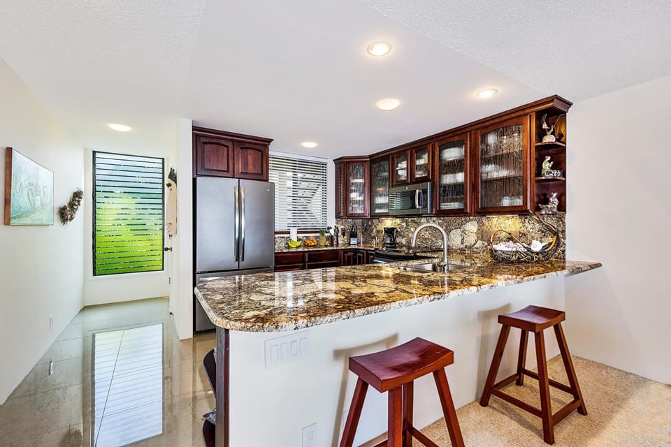Condo, Multiple Beds, Ocean View (Keauhou Kona Surf & Racquet Club#3-20) | Private kitchen | Fridge, microwave, oven, dishwasher