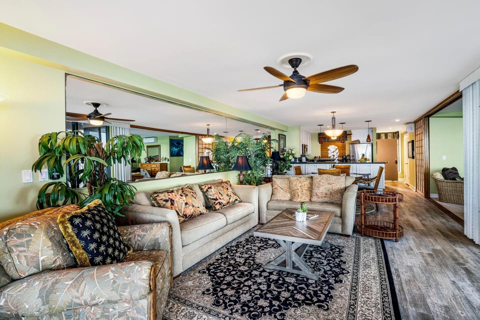 Condo, Multiple Beds, Ocean View (Keauhou Kona Surf & Racquet Club #5-1) | Living area