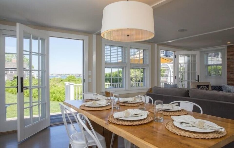 Luxury Cottage, 2 Bedrooms, Fairwind | Private kitchen | Microwave, oven, stovetop, coffee/tea maker