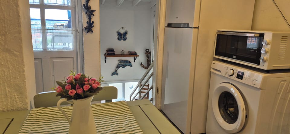 Design Duplex, Multiple Beds, Sea View | Private kitchen | Full-size fridge, oven, stovetop, dishwasher