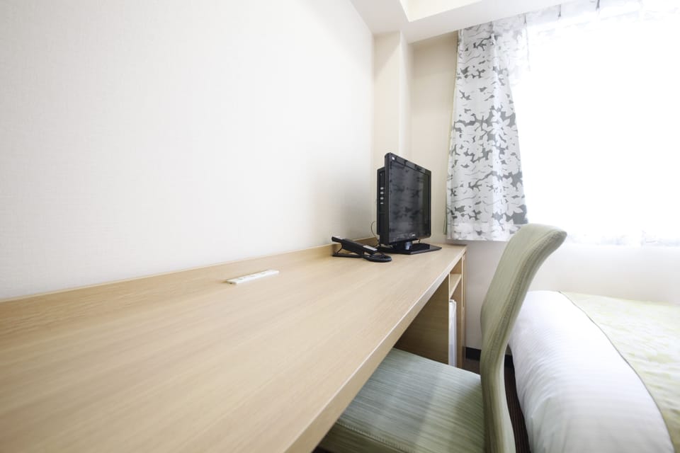 Desk, laptop workspace, iron/ironing board, free WiFi