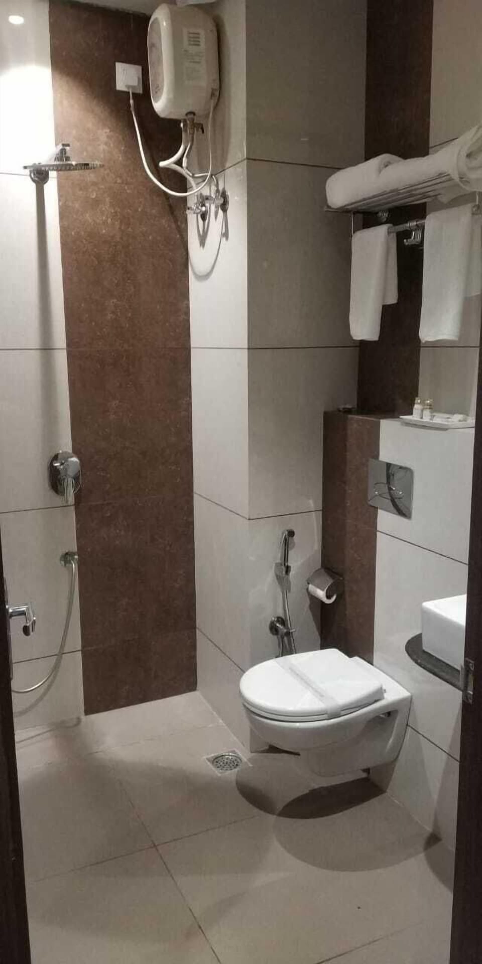 Family Room | Bathroom