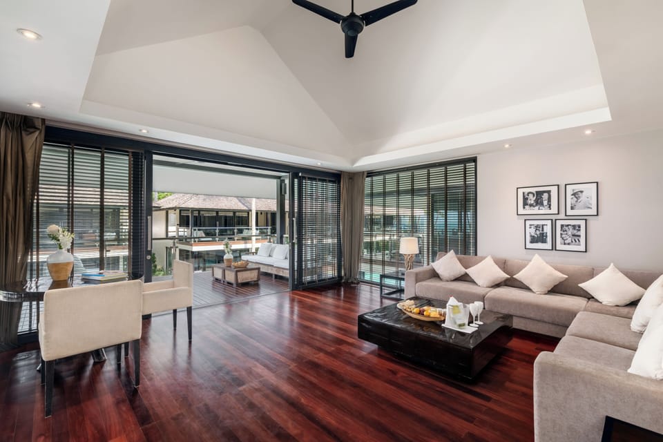 Penthouse, Ocean View (Luux) | Living area | 42-inch LCD TV with satellite channels, TV