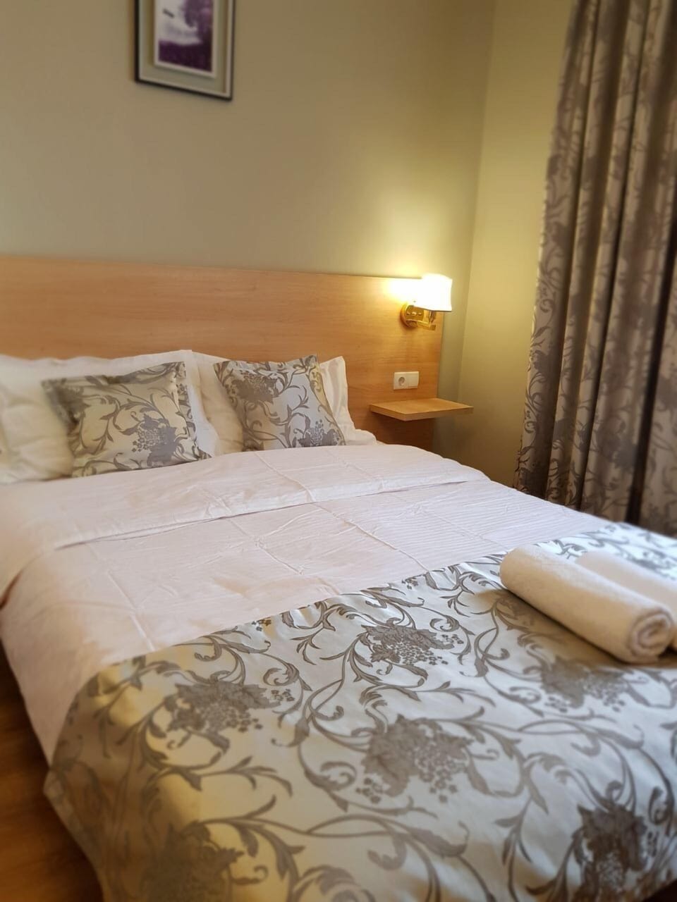 Premium Room, 1 King Bed | Blackout drapes, free WiFi, bed sheets