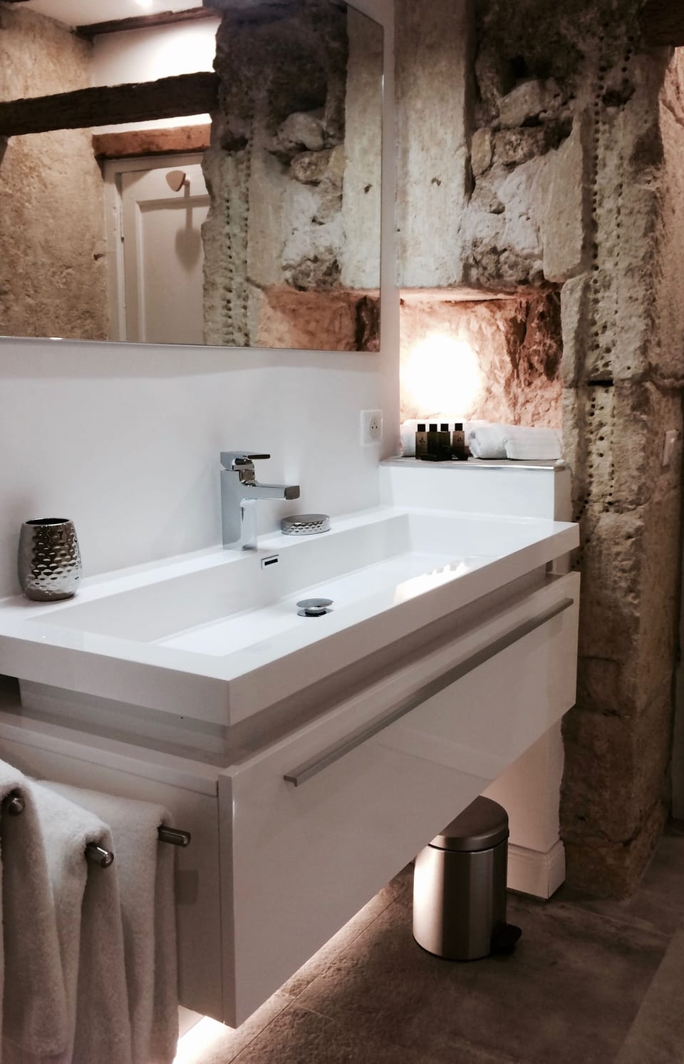 Luxury Suite, Private Bathroom, City View | Bathroom | Free toiletries, hair dryer, bathrobes, towels