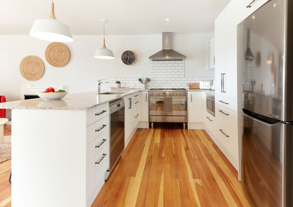Premium House, Multiple Beds, Partial Ocean View | Private kitchen | Fridge, microwave, oven, stovetop