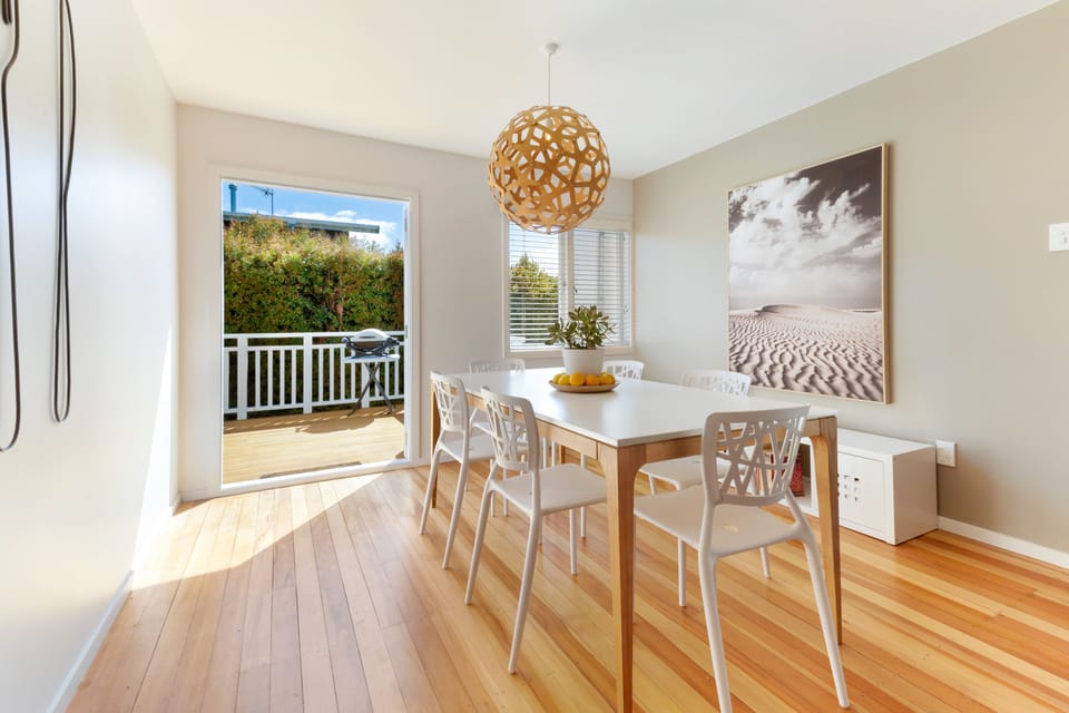 Premium House, Multiple Beds, Partial Ocean View | In-room dining