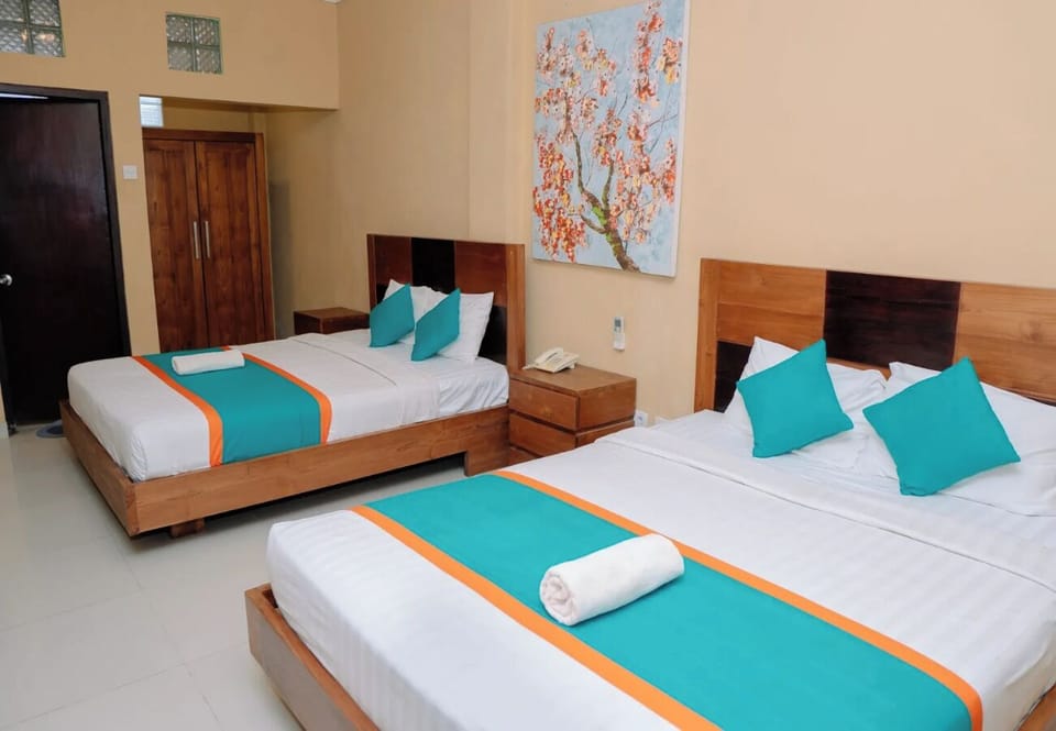 Family Suite | Desk, free WiFi, bed sheets