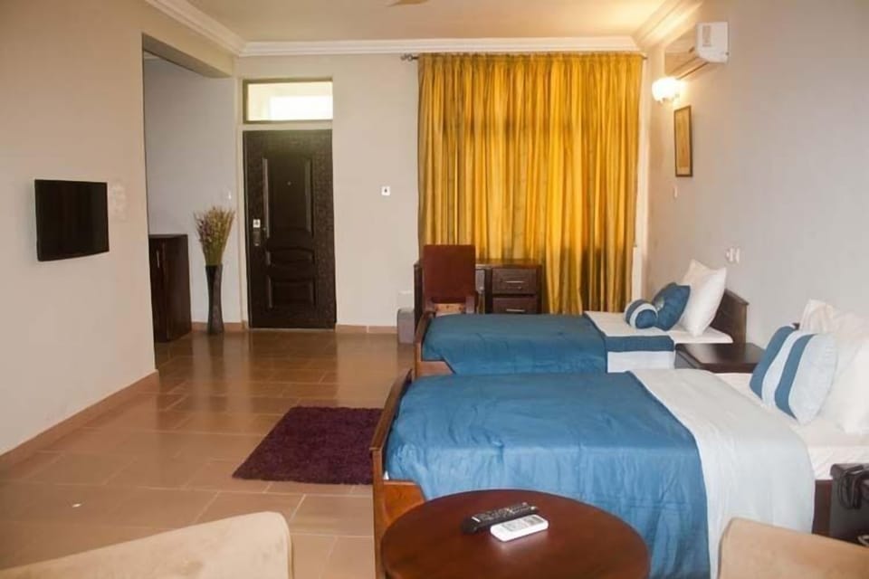 Deluxe Double or Twin Room | In-room safe, desk, laptop workspace, iron/ironing board (on request)