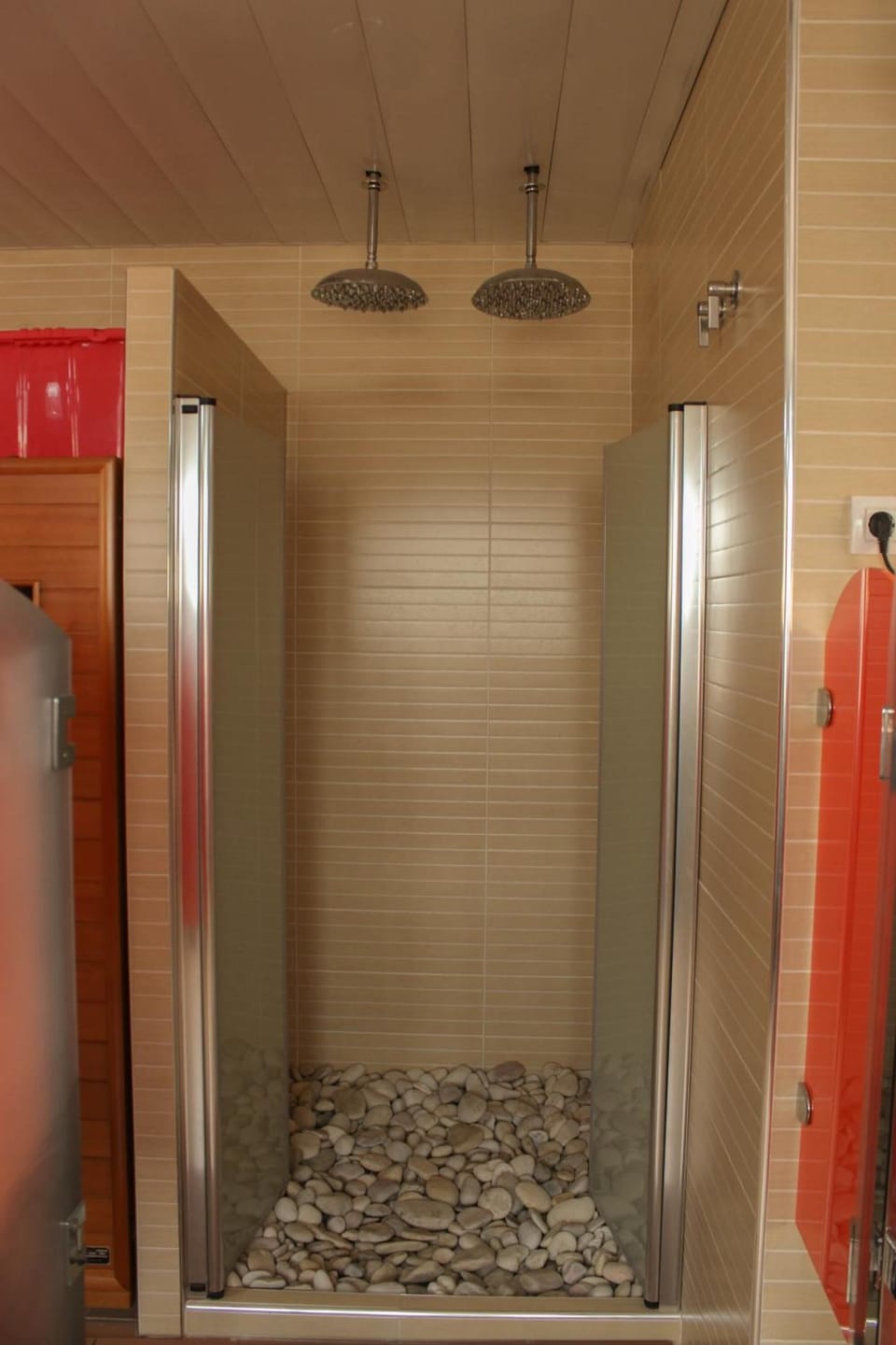 Free toiletries, hair dryer, bidet, towels