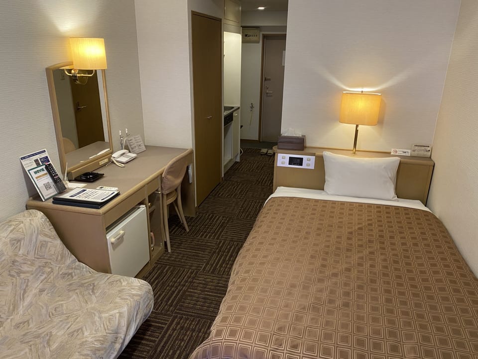 Desk, laptop workspace, free WiFi