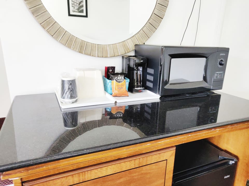 Deluxe Room, 2 Double Beds | Desk, free WiFi, bed sheets