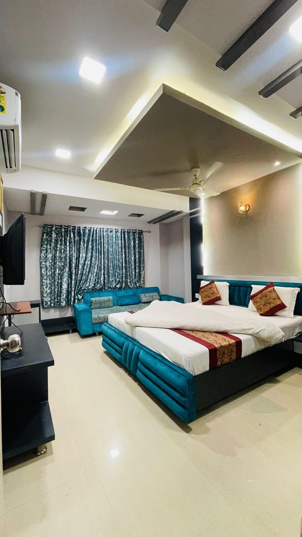 Superior Double Room, City View | In-room safe, desk, soundproofing, WiFi (free)