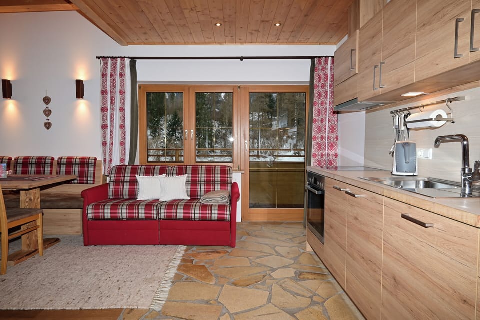 Superior Apartment, 2 Bedrooms, Non Smoking, Mountain View (Grünstein incl. cleaning fee 90 EUR) | Private kitchen | Espresso maker, coffee/tea maker, electric kettle, highchair