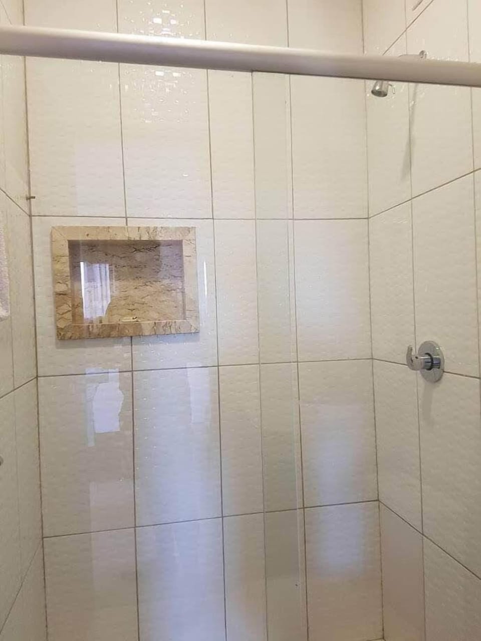 Deluxe Double or Twin Room, 1 Bedroom | Bathroom | Shower, hair dryer, towels, soap