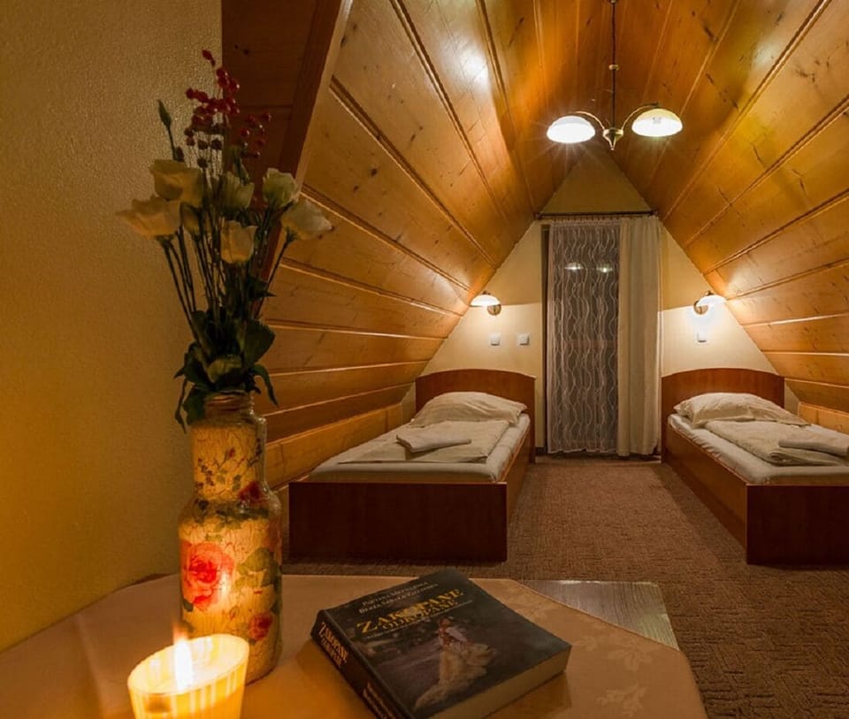 Deluxe Triple Room, Balcony (nr 10) | Living area | Flat-screen TV