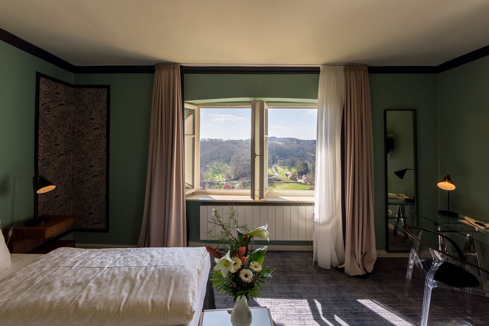 Studio Suite | Premium bedding, individually decorated, individually furnished, desk