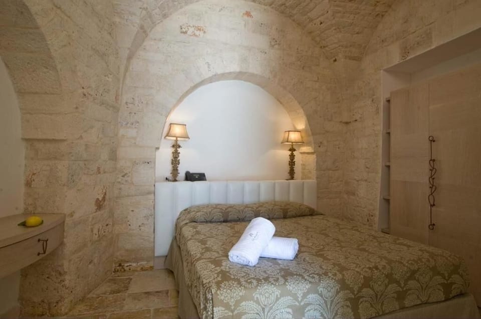 Minibar, in-room safe, soundproofing, rollaway beds