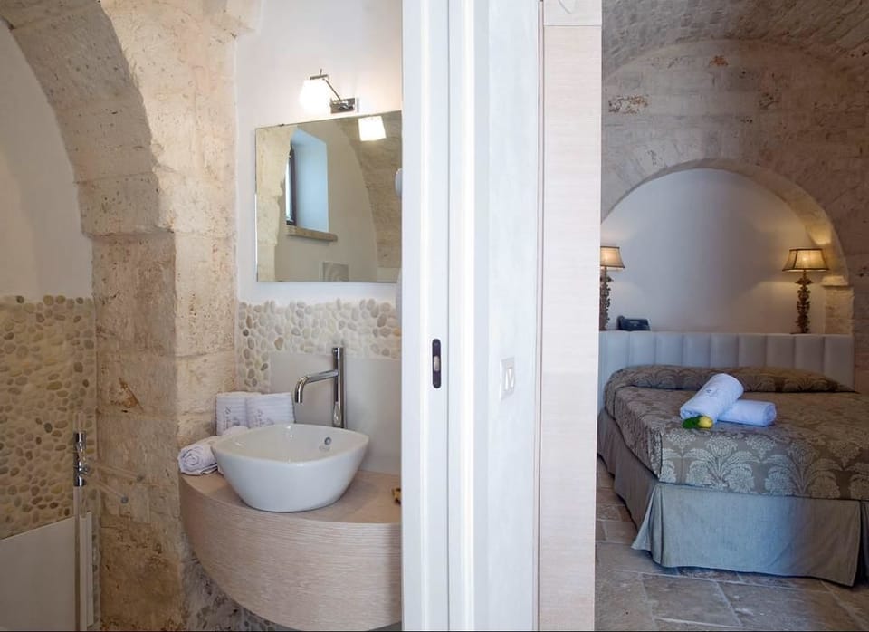 Superior Duplex, Terrace | Bathroom | Slippers, towels