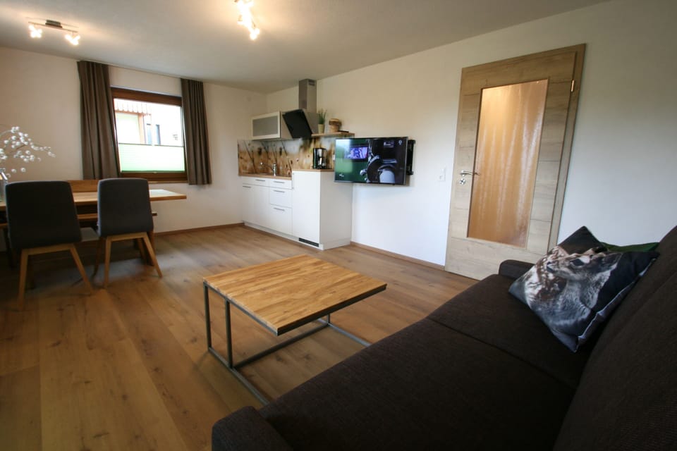Comfort Apartment, 1 Bedroom, Kitchen | Living area