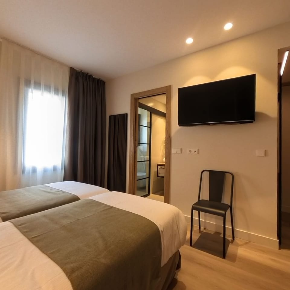 Superior Twin Room | In-room safe, desk, iron/ironing board, free WiFi