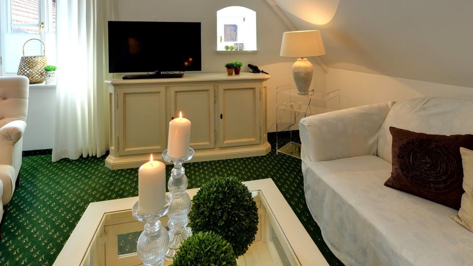 Studio | 1 bedroom, premium bedding, down comforters, individually decorated