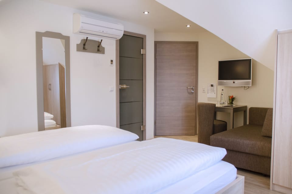 In-room safe, desk, blackout drapes, soundproofing