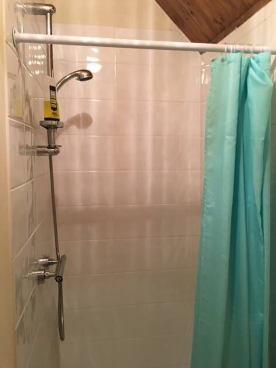 Double Room | Bathroom shower