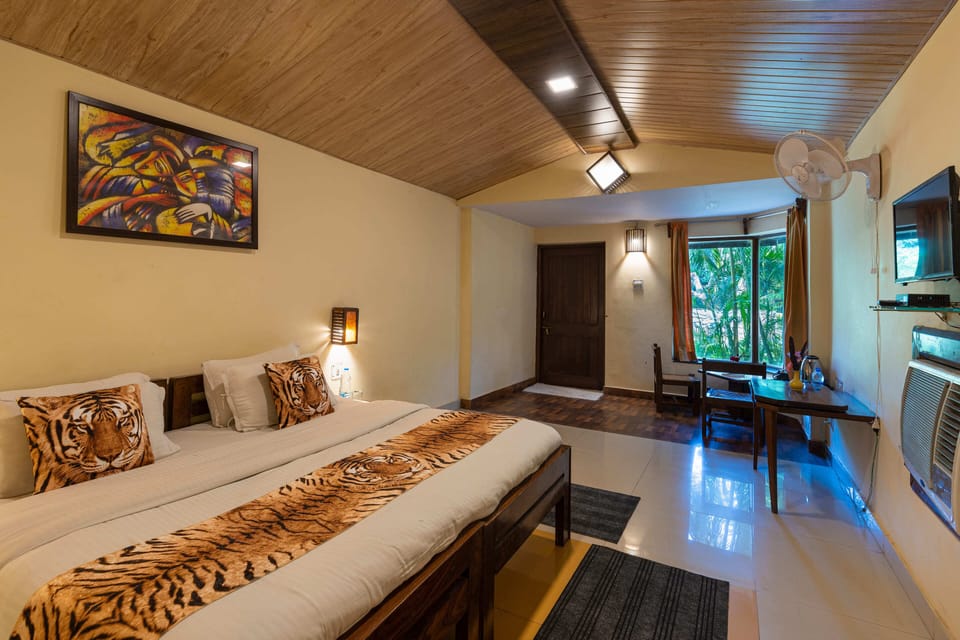 Jungle Cottage | 4 bedrooms, individually furnished, desk, blackout drapes
