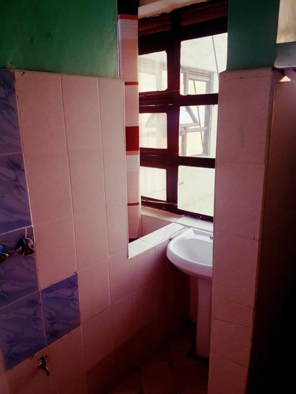 Twin Room | Bathroom sink