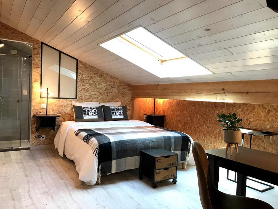 Standard Double Room | Individually decorated, individually furnished, free cribs/infant beds
