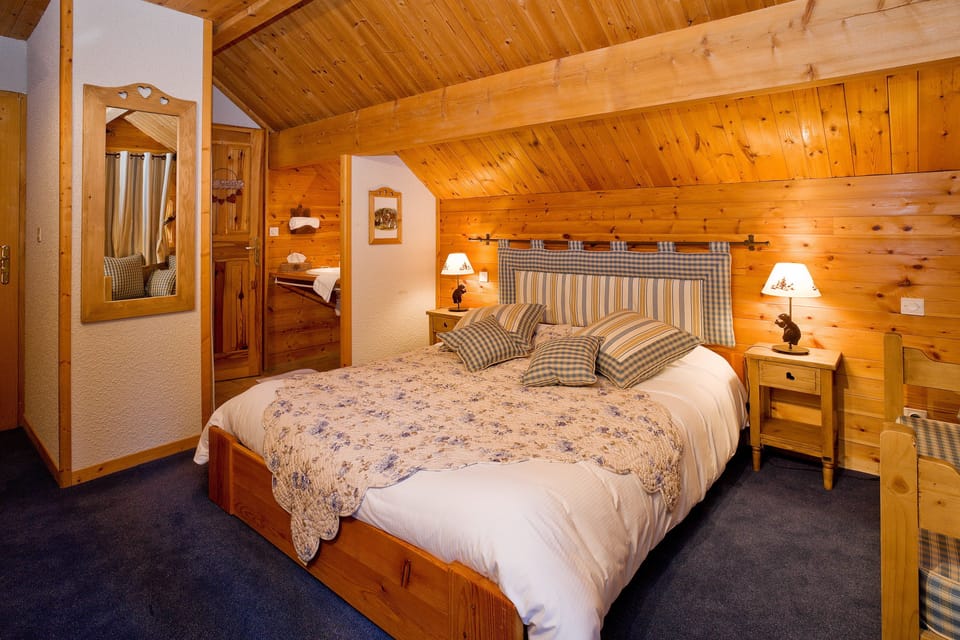 14 bedrooms, Egyptian cotton sheets, premium bedding